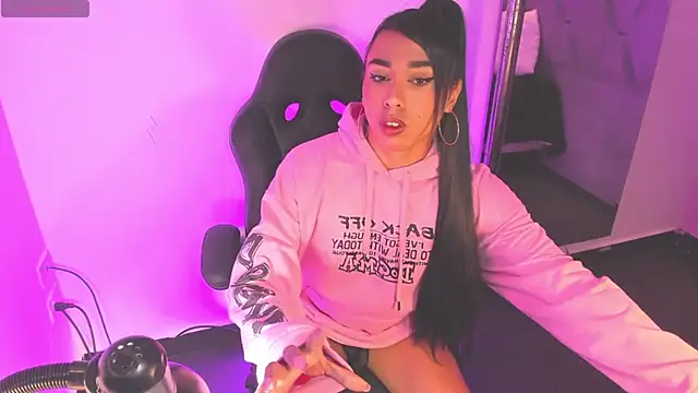 Daniiela Ember online show from April 2026 11:48:01 AM