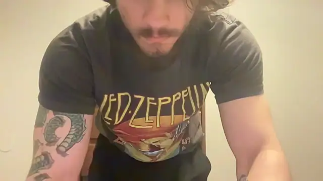 Snapshot of Marz1981zraM chatting on March 2026 08:38:01 AM Marz1981zraM online show from March 2026 08:38:01 AM