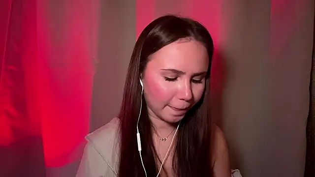 Snapshot of MarylynnSimens chatting on March 2026 06:15:02 PM MarylynnSimens online show from March 2026 06:15:02 PM