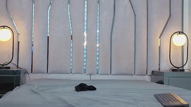 CHARLIE WALKERR online show from April 2026 09:39:33 PM