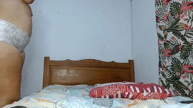 smallvioleta69 online show from February 2026 06:17:01 PM