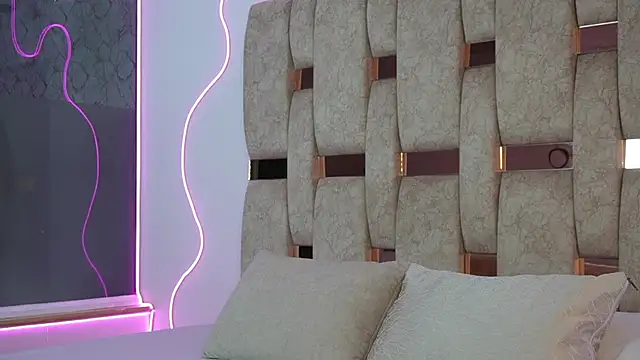 Fernanda thail  online show from April 2026 07:40:02 PM