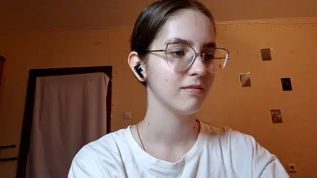 Katelemon online show from May 2026 01:38:02 PM