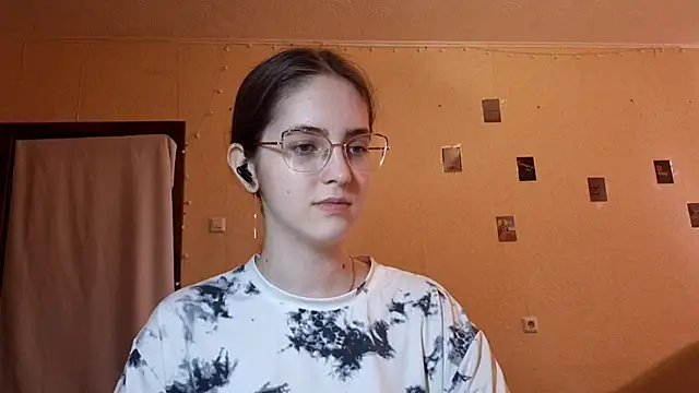Snapshot of Katelemon chatting on June 2026 10:49:01 AM Katelemon online show from June 2026 10:49:01 AM