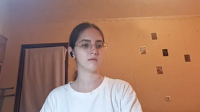 Snapshot of Katelemon chatting on June 2026 12:46:02 PM Katelemon online show from June 2026 12:46:02 PM