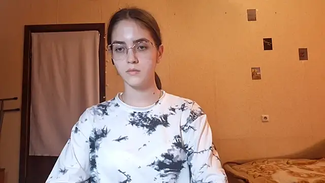 Snapshot of Katelemon chatting on July 2026 10:43:02 AM Katelemon online show from July 2026 10:43:02 AM