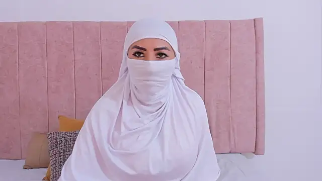 Snapshot of _jamiila chatting on February 2026 02:07:02 PM jamiila online show from February 2026 02:07:02 PM