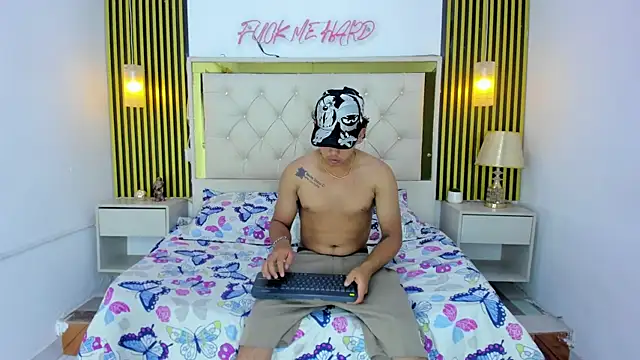 Snapshot of Axel_Monroe chatting on February 2026 06:03:01 AM Axel Monroe online show from February 2026 06:03:01 AM