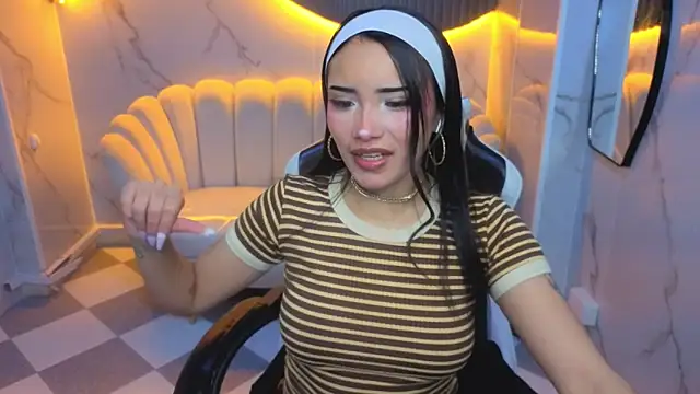 Snapshot of Daphne_nicole_b chatting on March 2026 12:33:02 PM Daphne nicole b online show from March 2026 12:33:02 PM