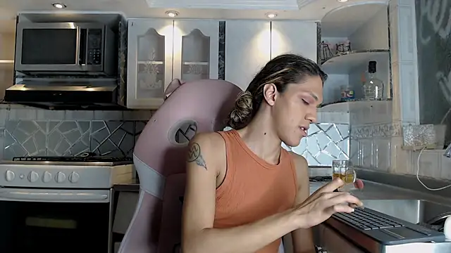 Snapshot of CrisOzzz chatting on February 2026 08:07:02 PM CrisOzzz online show from February 2026 08:07:02 PM