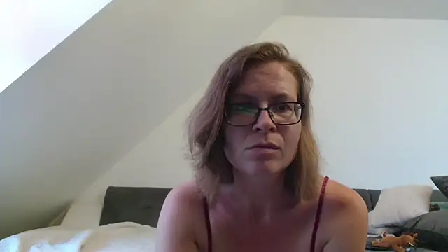 Lost in lace online show from May 2026 06:05:02 PM