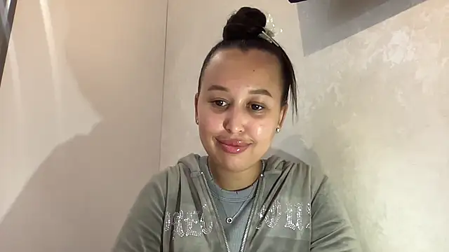 Dana 005 online show from May 2026 10:51:01 PM