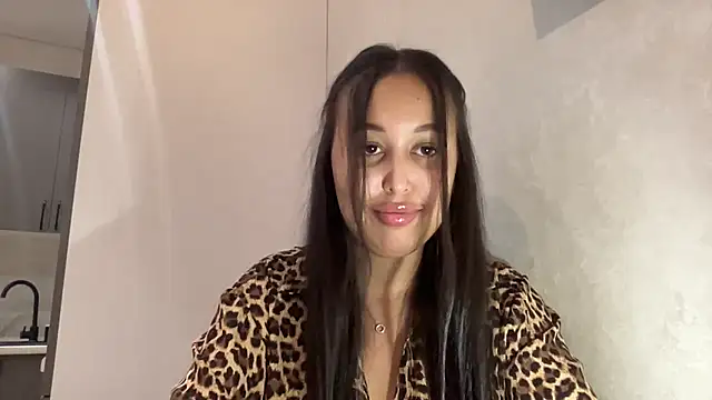 Dana 005 online show from June 2026 10:30:01 PM