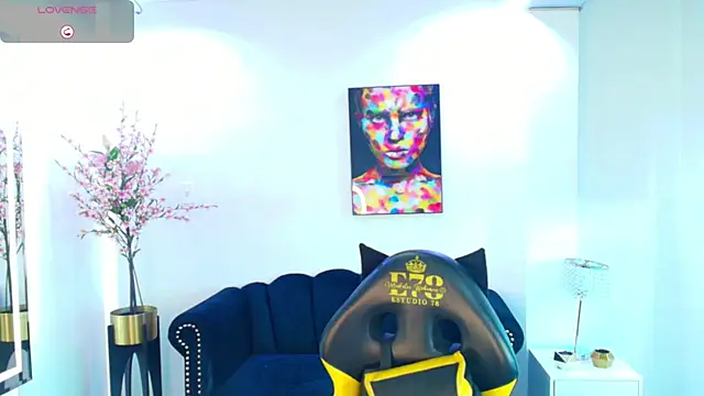 Chloe meoww online show from March 2026 07:29:01 PM