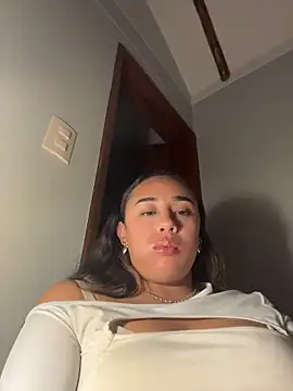 Snapshot of Eyssha chatting on March 2026 12:02:01 AM Eyssha online show from March 2026 12:02:01 AM