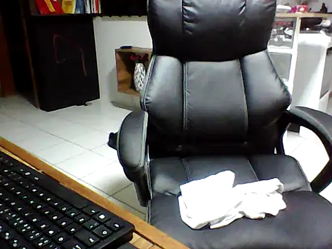 Snapshot of FabioZoe1 chatting on April 2026 12:05:01 AM FabioZoe1 online show from April 2026 12:05:01 AM