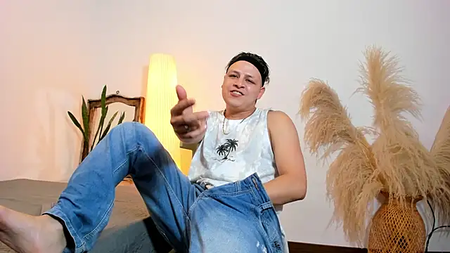 SamJoness  online show from February 2026 07:35:01 PM