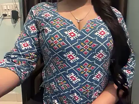 Avneet kaurr1 online show from April 2026 05:06:01 PM