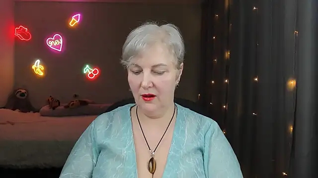 Mary-Leee online show from April 2026 05:54:01 PM