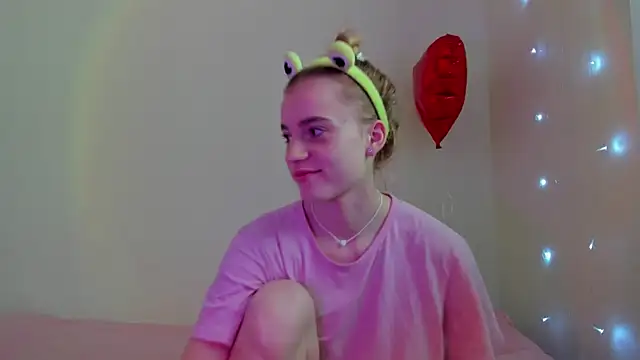 Stacey Brow online show from May 2026 01:33:01 AM