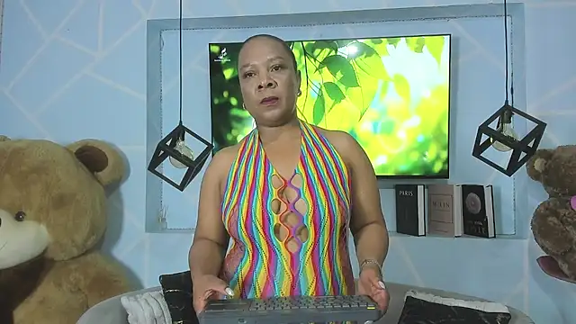 sharon noa online show from April 2026 02:02:02 PM