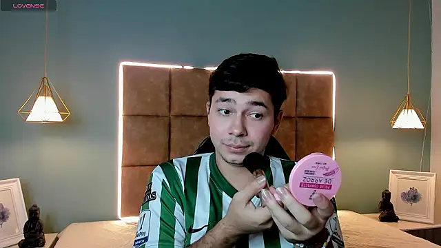 Julian Smith21 online show from March 2026 12:52:01 PM