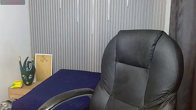 Julian Smith21 online show from April 2026 03:18:02 AM