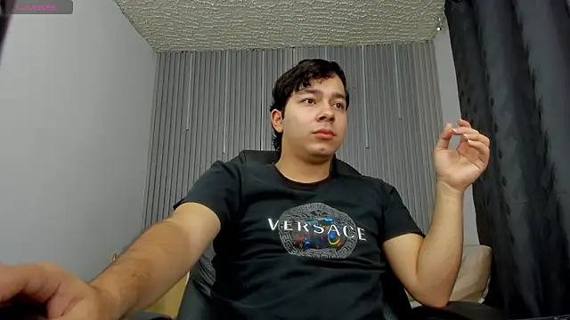 Snapshot of Julian_Smith21 chatting on May 2026 12:19:02 AM Julian Smith21 online show from May 2026 12:19:02 AM