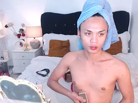 Snapshot of YzaHellsex chatting on February 2026 04:15:02 PM YzaHellsex online show from February 2026 04:15:02 PM