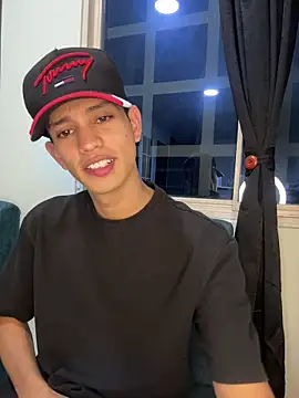 Snapshot of HarryGaze chatting on March 2026 06:37:01 AM HarryGaze online show from March 2026 06:37:01 AM