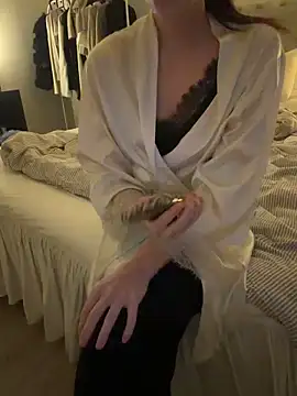 emspett08 online show from April 2026 06:45:01 PM