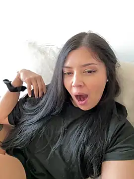 Snapshot of creamyoyster chatting on March 2026 01:28:01 PM creamyoyster online show from March 2026 01:28:01 PM