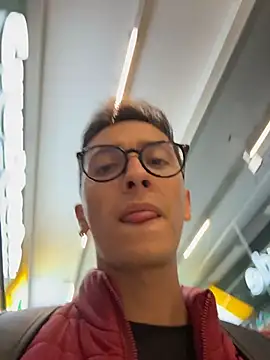 Snapshot of Thiago_Jones1 chatting on April 2026 04:32:02 AM Thiago Jones1 online show from April 2026 04:32:02 AM
