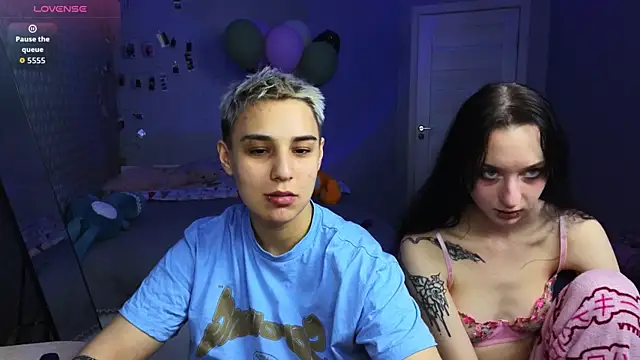 LuxuryLoverss online show from April 2026 11:11:01 AM