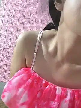 juicy-milu online show from July 2026 12:28:01 AM