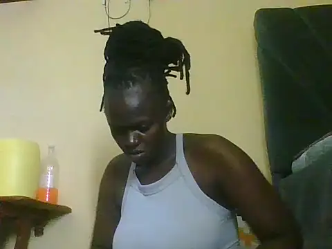 Snapshot of Lynne10 chatting on June 2026 06:57:02 PM Lynne10 online show from June 2026 06:57:02 PM