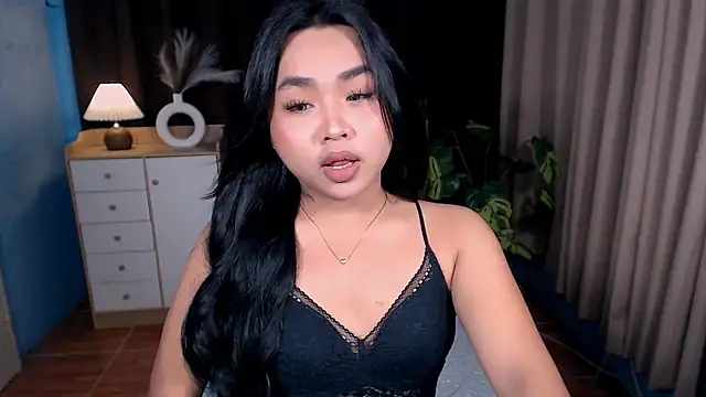 hoellygia online show from March 2026 02:44:02 PM