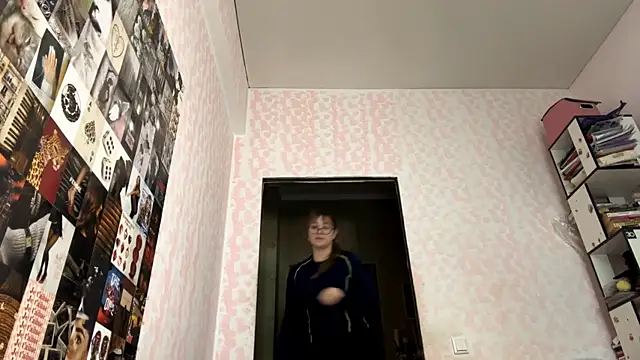 Snapshot of JanineThielman chatting on June 2026 12:57:02 PM JanineThielman online show from June 2026 12:57:02 PM