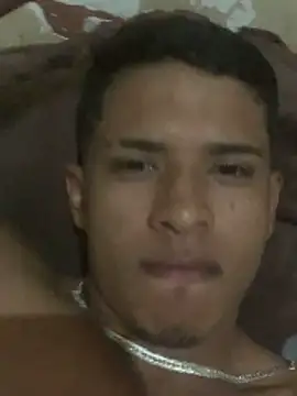 Snapshot of MoinhoO18 chatting on March 2026 05:17:01 PM MoinhoO18 online show from March 2026 05:17:01 PM