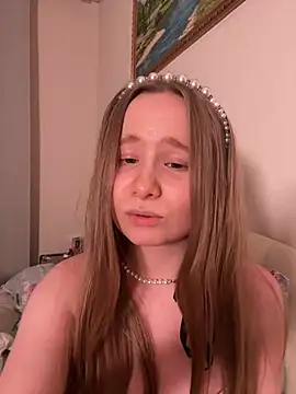 cutefoxieee online show from August 2026 10:52:02 PM