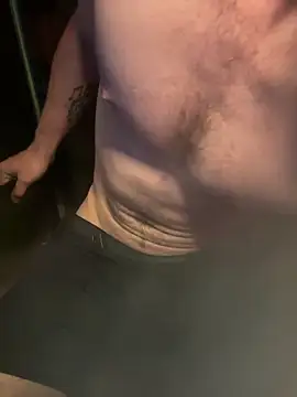 Aarondeweese27 online show from May 2026 05:14:02 AM