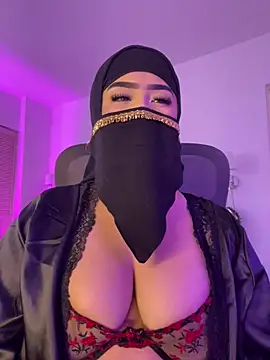 Snapshot of Yasmin_cute chatting on July 2026 02:43:02 PM Yasmin cute online show from July 2026 02:43:02 PM