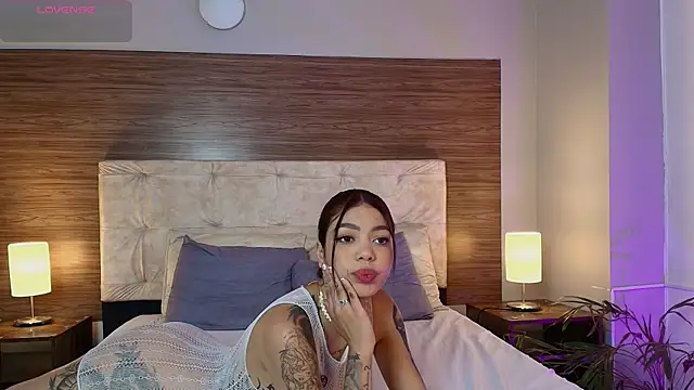 CamilaVelour online show from June 2026 07:07:01 AM