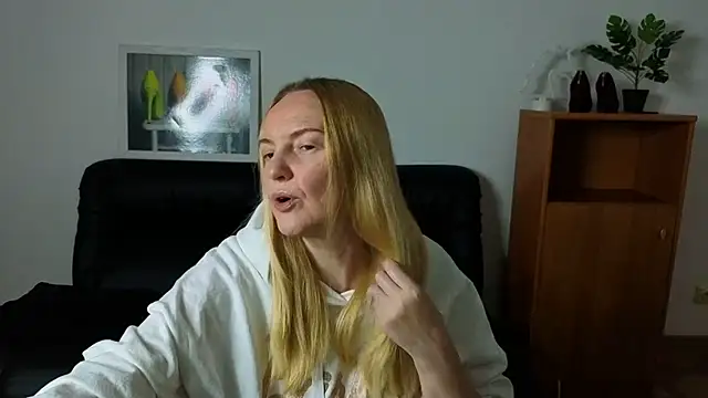 Snapshot of Bella_soulmate chatting on July 2026 05:32:02 AM Bella soulmate online show from July 2026 05:32:02 AM
