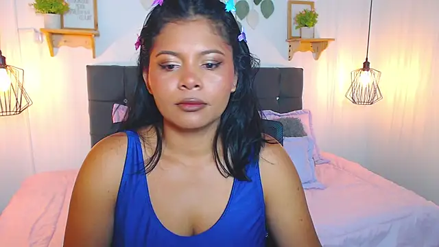 Snapshot of Emma_hassani chatting on February 2026 02:40:02 PM Emma hassani online show from February 2026 02:40:02 PM