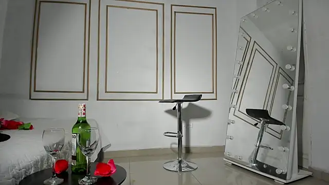 emily gaviria1 online show from March 2026 12:09:01 PM