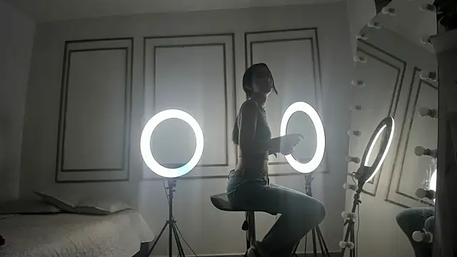 emily gaviria1 online show from April 2026 12:16:02 PM