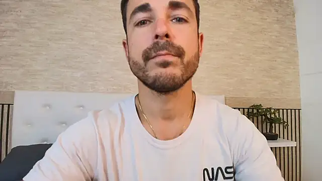 Adams Sanz online show from April 2026 08:20:02 PM