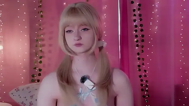 Snapshot of effy_dollie chatting on July 2026 10:08:01 AM effy dollie online show from July 2026 10:08:01 AM