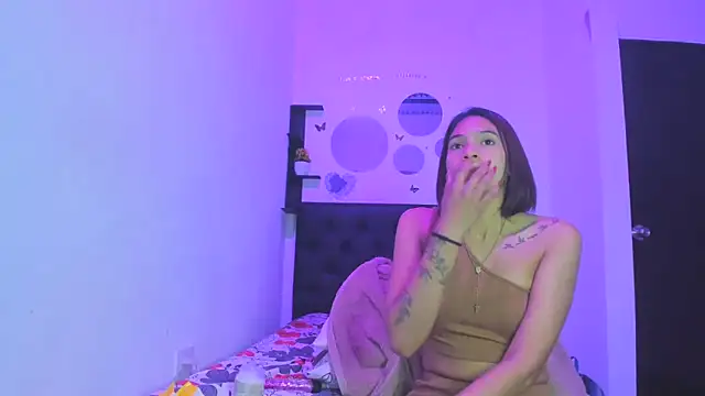 Snapshot of sapphire_brown20 chatting on May 2026 12:38:01 AM sapphire brown20 online show from May 2026 12:38:01 AM